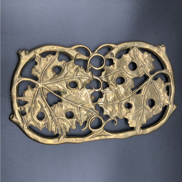 Vintage Brass Footed Trivet Vine Ivy Grape Leaf 10”x5.5” Rare - Picture 9 of 9